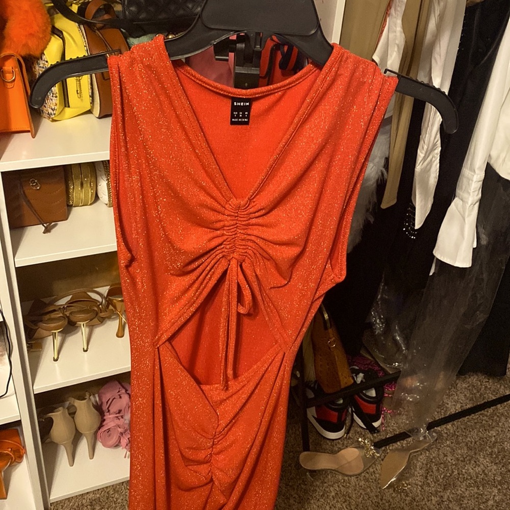 Dress from SHEIN never been wear, orange with little bit of sprinkles and size s